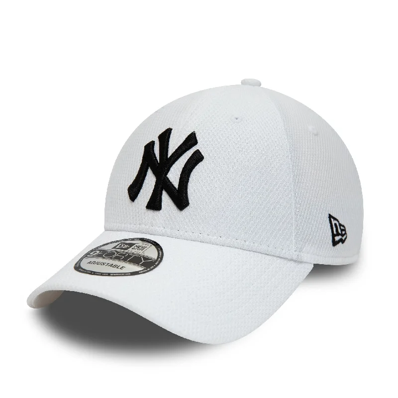 New York Yankees Diamond Era Essential White 9FORTY Adjustable Cap