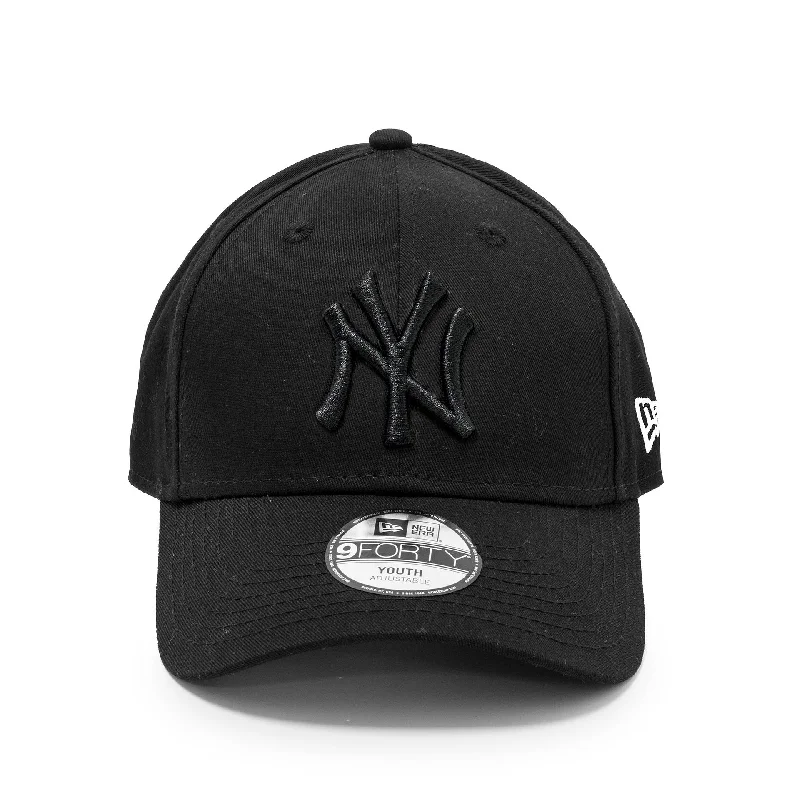 New York Yankees Essential Kids Black On Black 9FORTY Cap