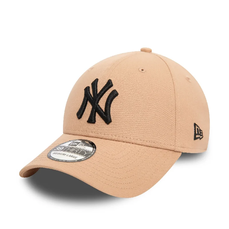 New York Yankees League Essential Beige 39THIRTY Stretch Fit Cap