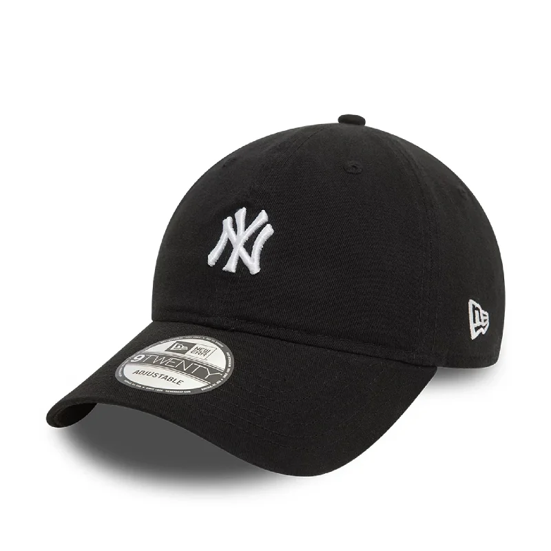 New York Yankees Mini Logo Black 9TWENTY Adjustable Cap