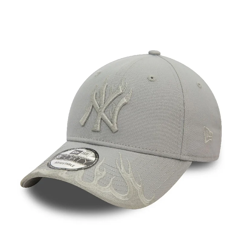 New York Yankees MLB Flame Grey 9FORTY Adjustable Cap