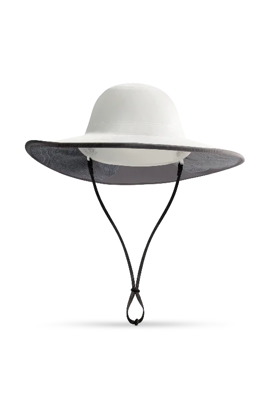 Etta Sun Catcher Hat | White/Carbon Travel Medallion