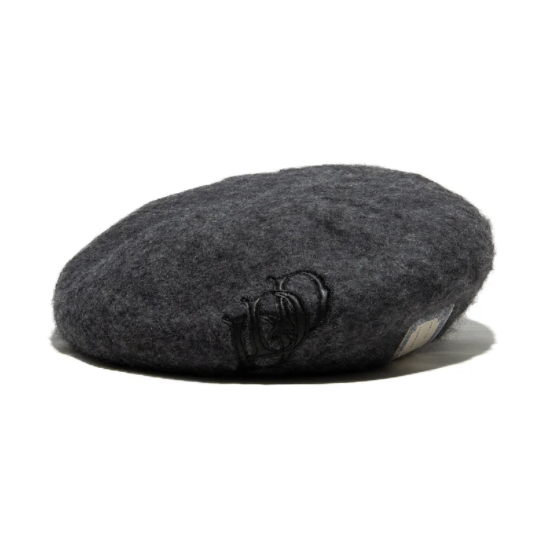 LEATHER WAPPEN FLUFFY BERET - Gray