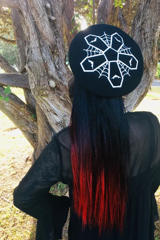 Vegan Beret - Gothic Snowflake